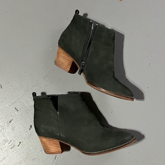 EUC Dark Green Blondo Ankle Boots - Picture 3 of 12